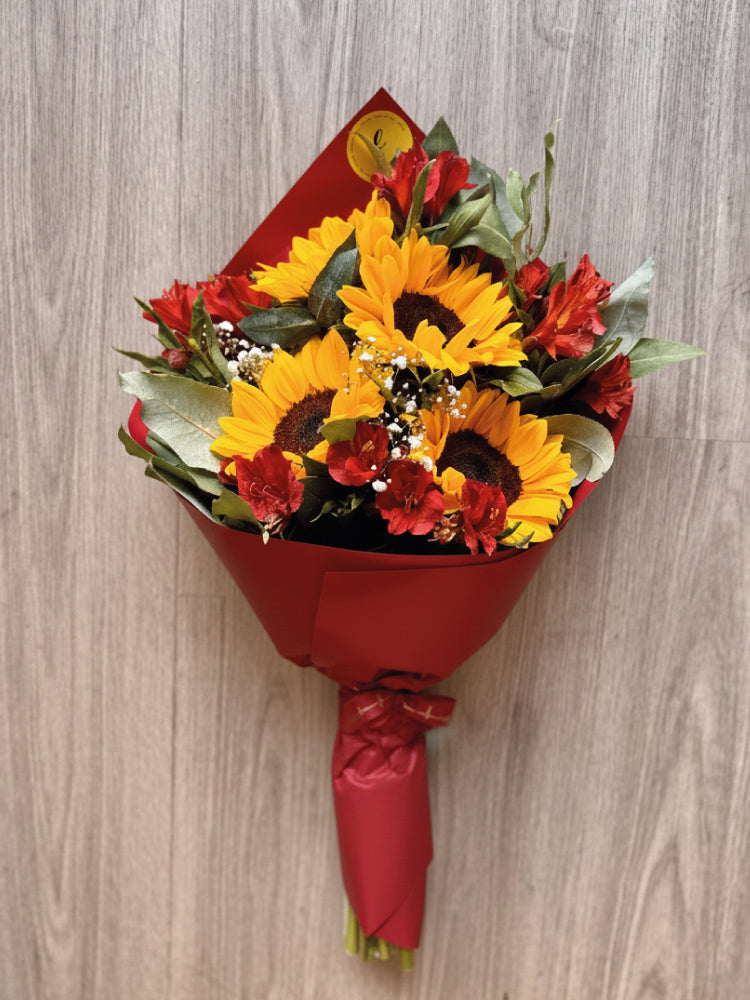 Ramo de girasoles con astromelias x4
