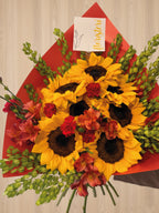 Ramo de girasoles con astromelias x8